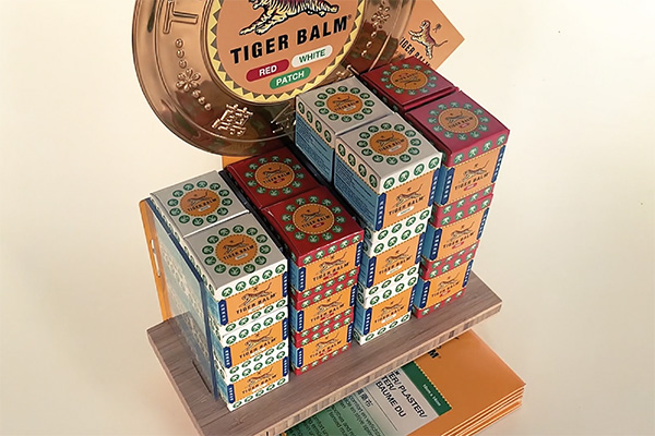 Tiger Balm toonbankdisplay