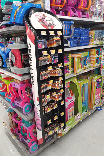 Cross-merchandising side-kick display voor batterijen