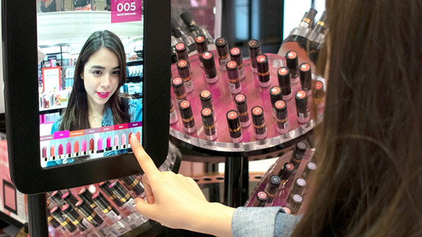 Revlon Super Lustrous Lipstick Carousel and Virtual Mirror