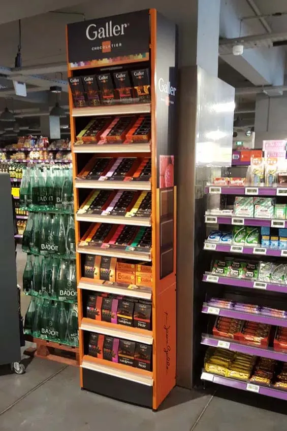 POP display in metal and natural wood